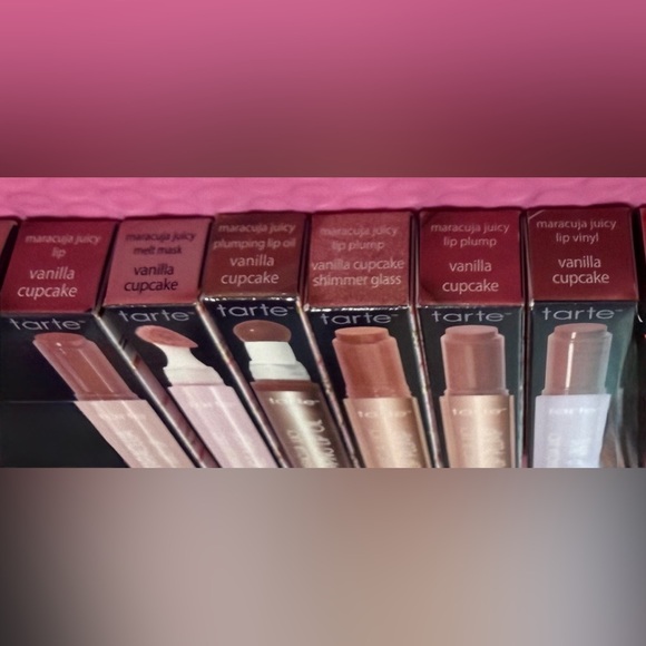 (6) Tarte Maracuja Dunkin Vanilla Cupcake Juicy Lip collection with charm - NWT💋 - Picture 2 of 12